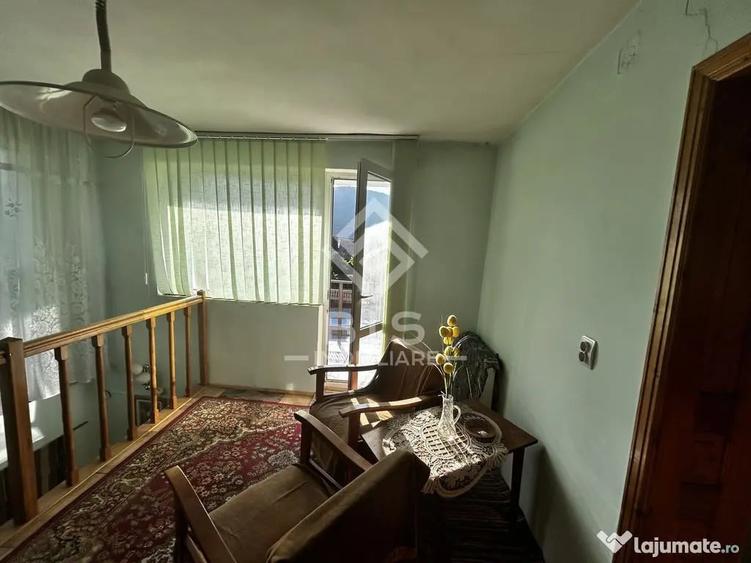 Casă cu 4 camere cu Teren 2600 Mp în Sărata