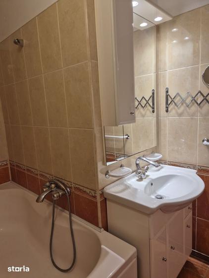 Apartament cu 3 camere decomandat în Romanilor