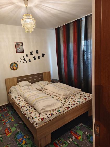 Apartament cu 2 camere decomandat în Petros