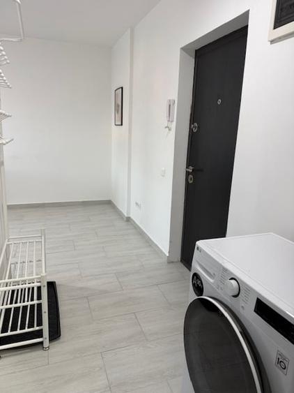 Apartament cu 2 camere semidecomandat în Apărătorii Patriei