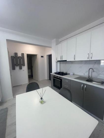 Apartament cu 2 camere semidecomandat în Militari
