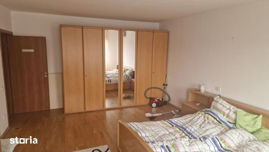 Casă cu 5 camere cu Teren 250 Mp în Chiajna