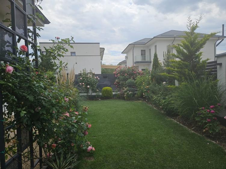 Casă individuală cu 6 camere cu Canalizare în Corbeanca
