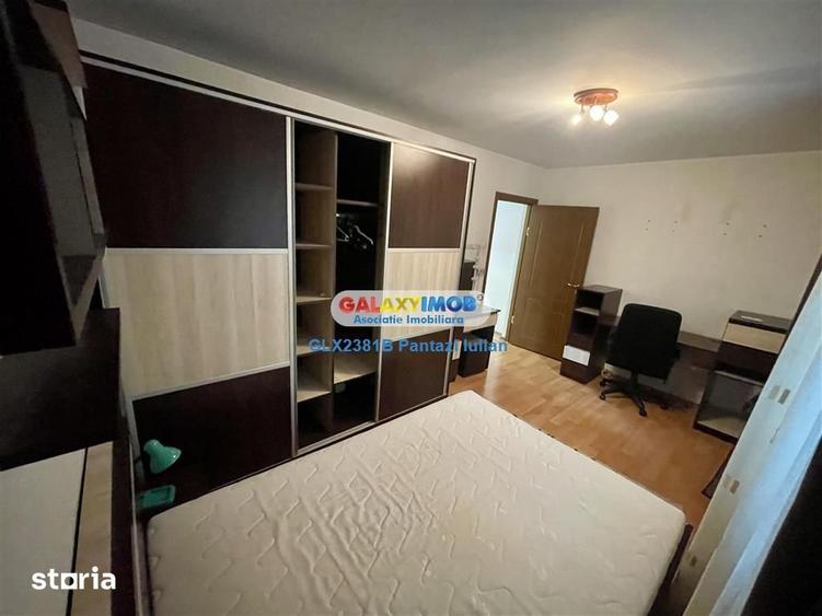Apartament cu 3 camere semidecomandat, mobilat în Titan