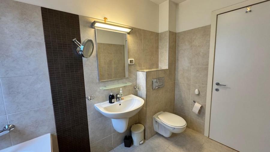 Apartament cu 3 camere decomandat în Pipera