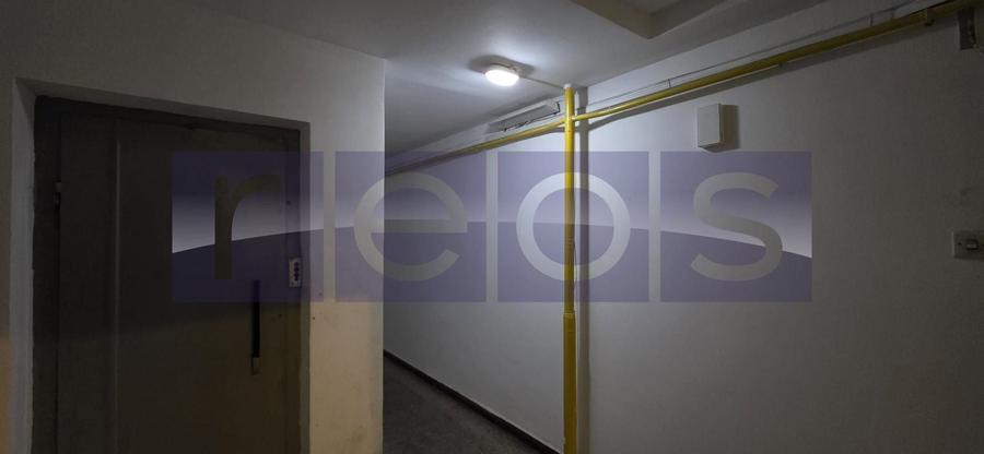 Apartament cu 4 camere semidecomandat, mobilat în Dristor