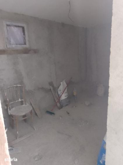 Casă cu 4 camere cu Teren 174 Mp în Călărași