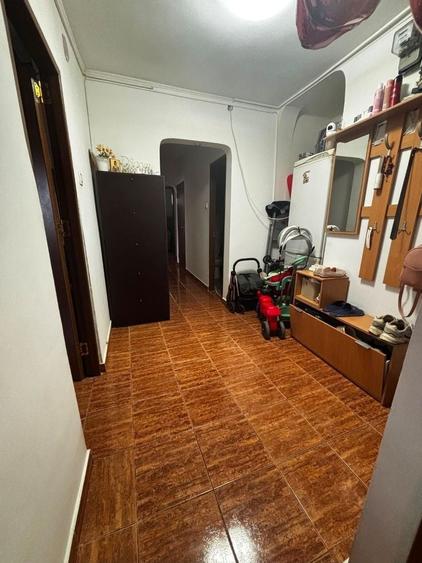 Apartament cu 3 camere decomandat, mobilat în Rahova
