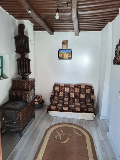 Casă cu 2 camere cu Teren 2700 Mp în Săceni