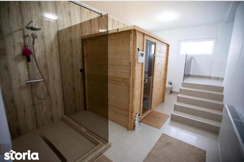 Casă cu 6 camere cu Teren 421 Mp în Central