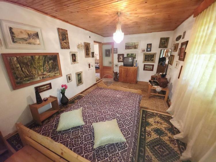 Casă cu 3 camere cu Teren 803 Mp în Bistrița