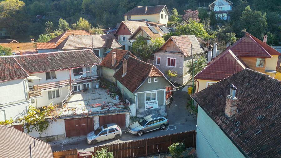 Casă individuală cu 2 camere cu Canalizare în Schei
