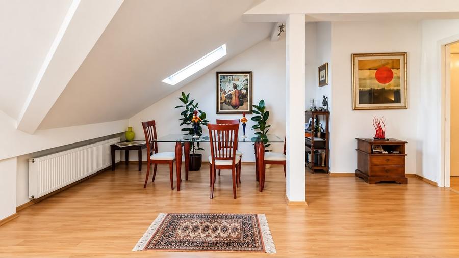 Apartament cu 2 camere decomandat, mobilat în Universitate