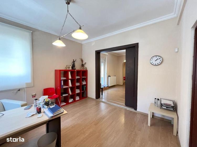 Apartament cu 3 camere în Calea Victoriei