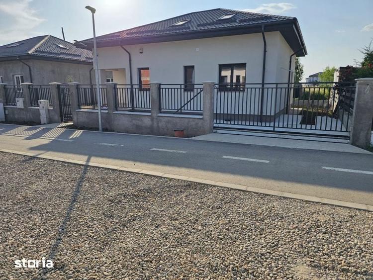 Casă cu 5 camere cu Teren 357 Mp în Central