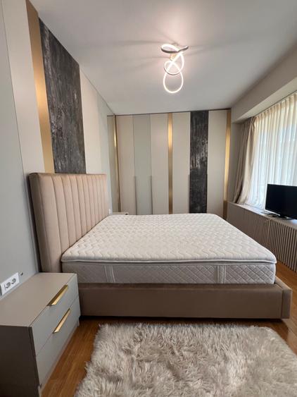 Apartament cu 3 camere semidecomandat în Herăstrău