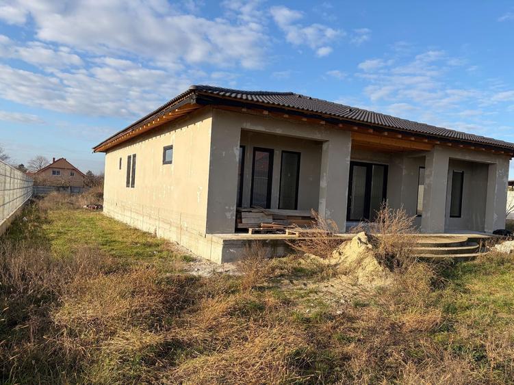 Casă cu 3 camere în Central