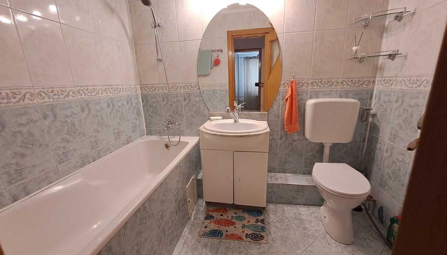Apartament cu 2 camere decomandat, mobilat în Tei