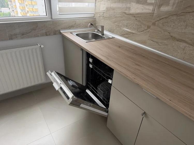 Central Adress 2 camere cu balcon - 4