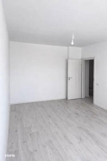 Apartament cu 2 camere decomandat în Tractorul — fotografia 3