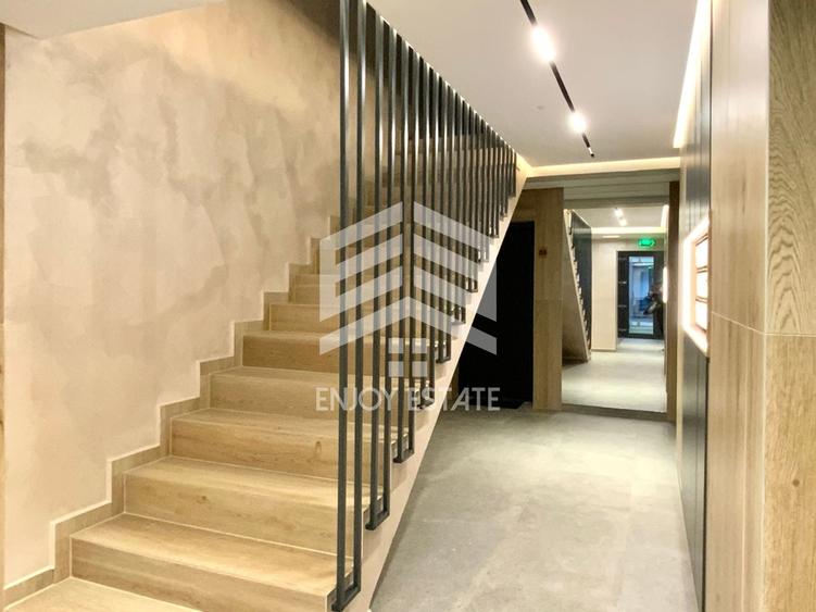 Apartament cu 3 camere decomandat, mobilat în Tractorul