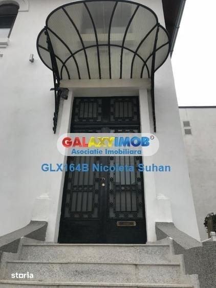 Casă cu 8 camere cu Teren 350 Mp în Aviatorilor