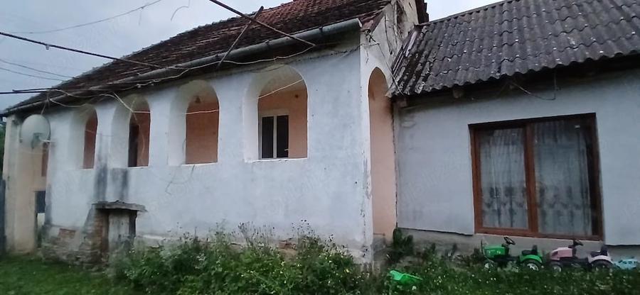 Casă cu 2 camere cu Teren 1800 Mp în Boholț