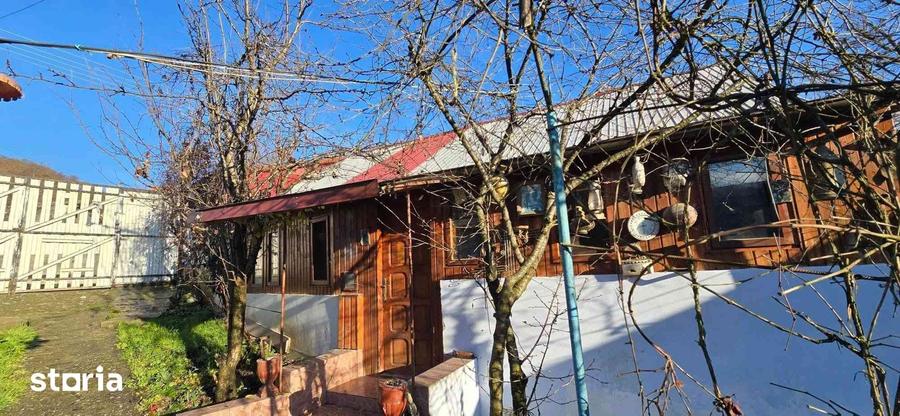 Casă cu 2 camere cu Teren 180 Mp în Păușești