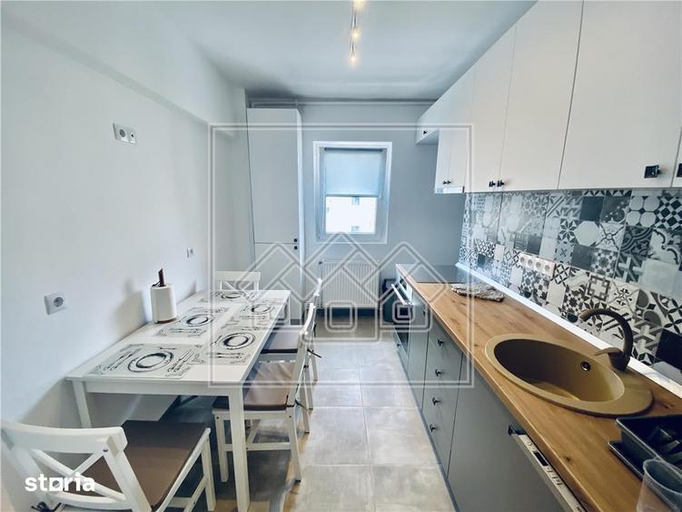 Apartament cu 3 camere decomandat în Turnișor