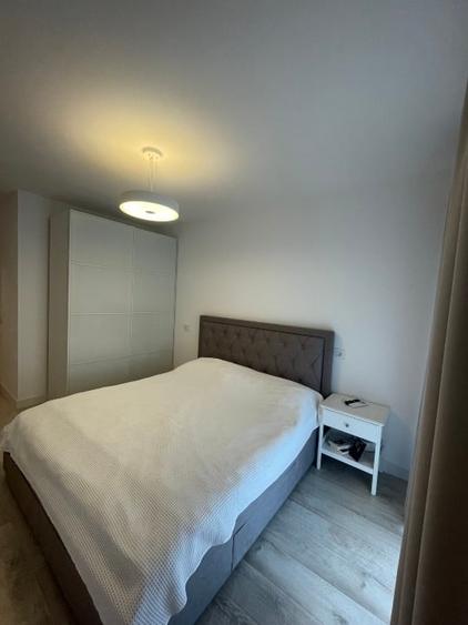 Apartament cu 3 camere decomandat, mobilat în P-ta Presei Libere