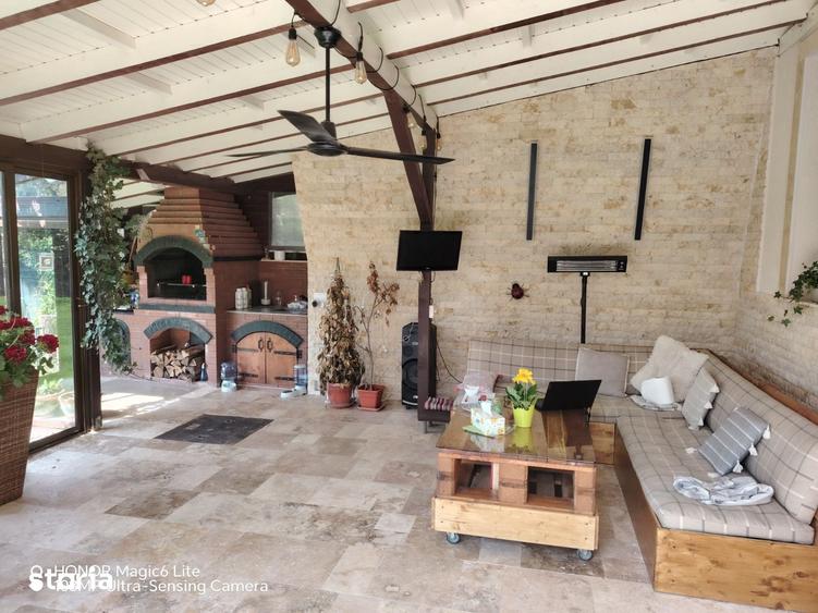 Casă cu 7 camere cu Teren 900 Mp în Corbeanca