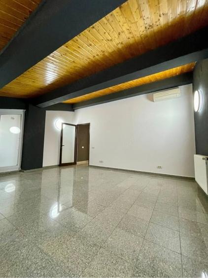 Apartament cu 3 camere decomandat în Străulești