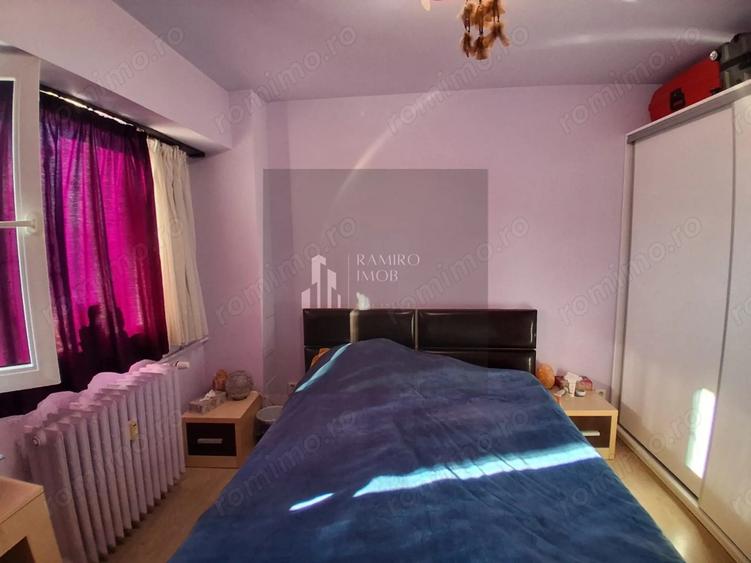 Apartament cu 3 camere semidecomandat în Gorjului