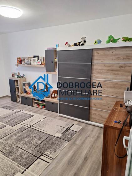 Apartament cu 2 camere decomandat, mobilat în Central
