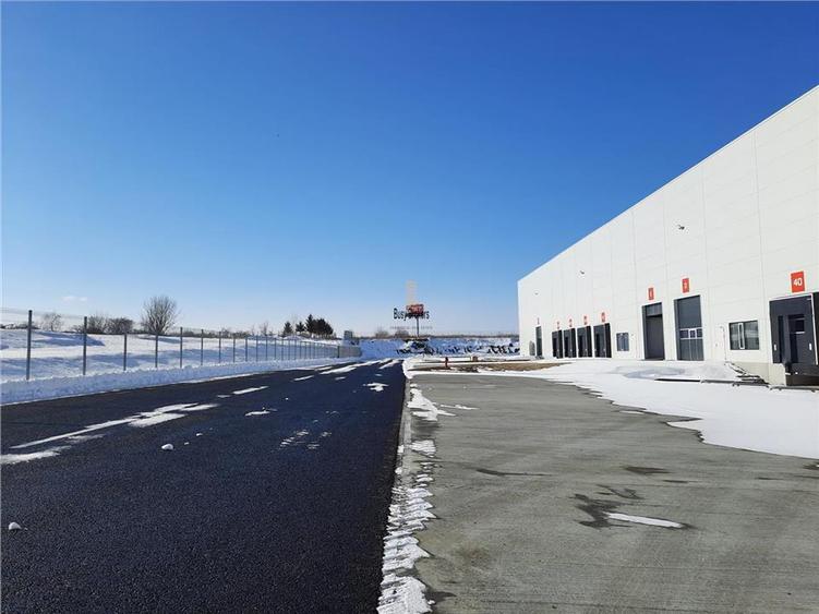 Spațiu industrial, de 1,000 mp, în Industrial Vest