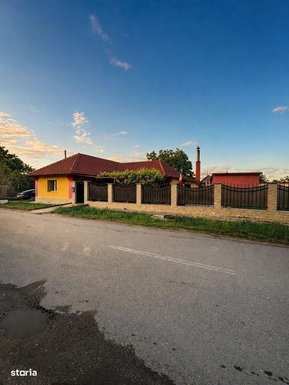 Casă cu 4 camere cu Teren 380 Mp în Cheresig