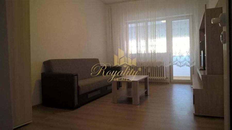 Apartament cu 3 camere decomandat, mobilat în Complex Studențesc