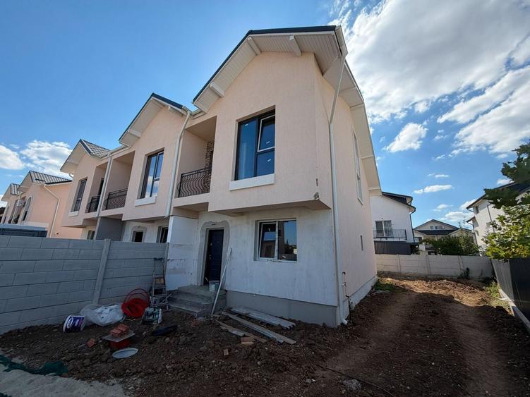 Casă cu 4 camere cu Canalizare în Central