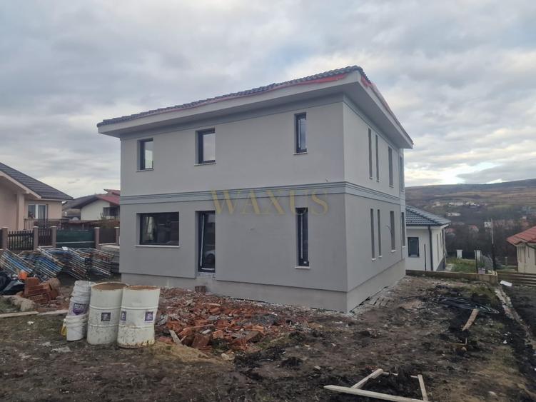 Casă individuală cu 5 camere cu Canalizare în Chinteni