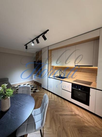 Apartament cu 3 camere semidecomandat în Florești