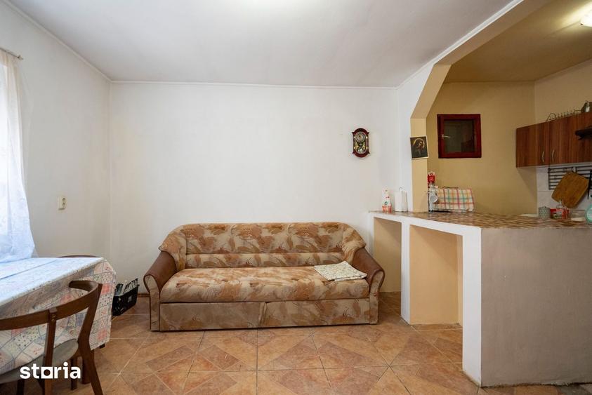 Casă cu 4 camere cu Teren 295 Mp în Nufărul