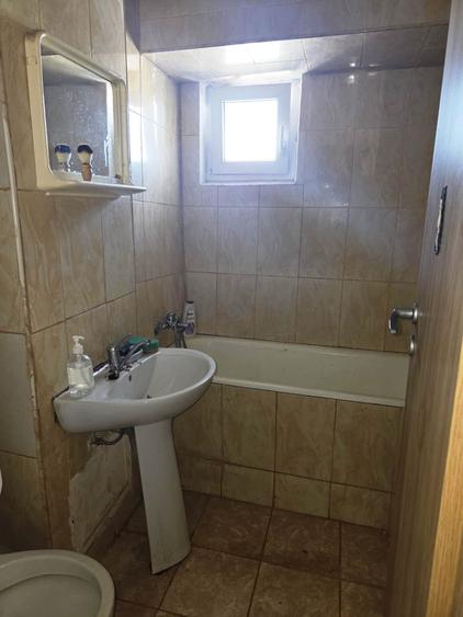 Apartament cu 3 camere decomandat în Apărătorii Patriei