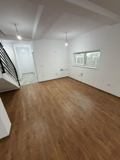 Casă individuală cu 4 camere cu Canalizare în Săcălaz