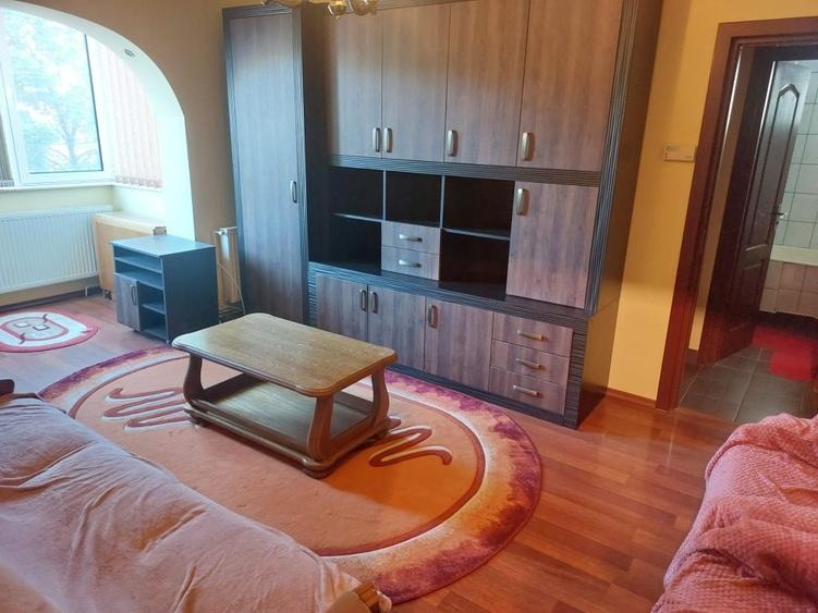 Apartament cu 2 camere semidecomandat în Micro 15