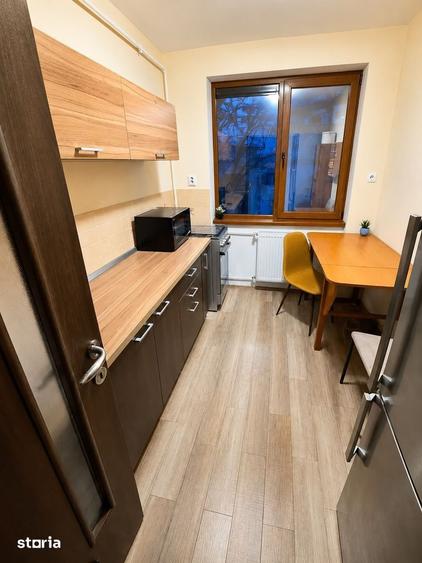 Apartament cu 2 camere semidecomandat, mobilat în Tipografilor