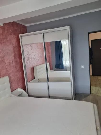 Apartament cu 3 camere semidecomandat, mobilat în Florești — fotografia 2