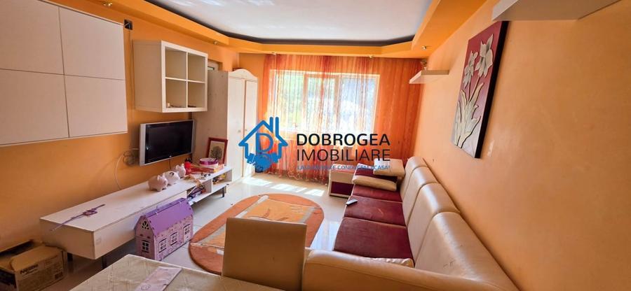 Apartament cu 3 camere decomandat, mobilat în E3