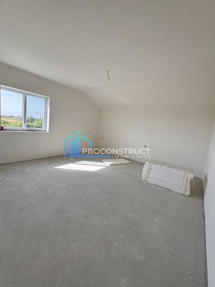 Duplex cu 4 camere cu Canalizare în Moșnița Veche