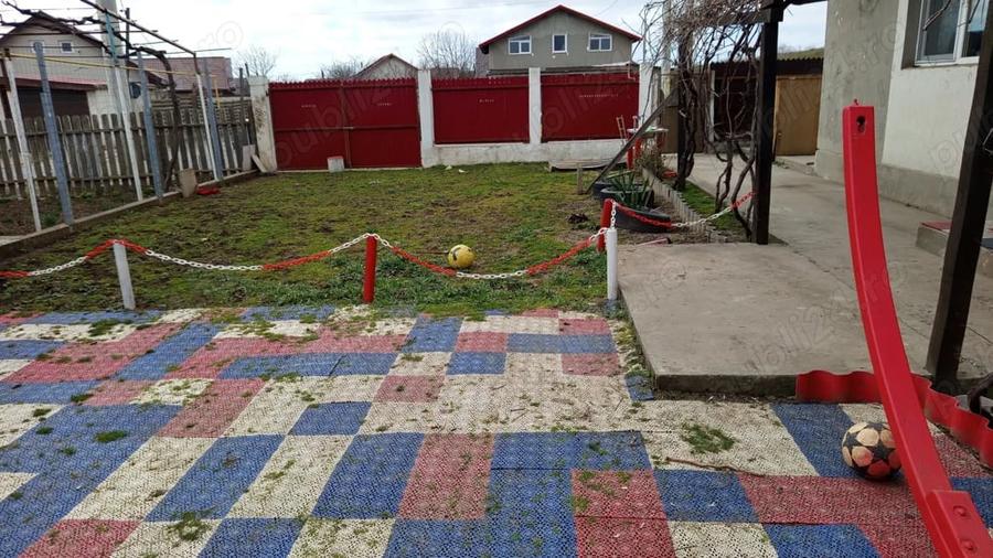 Casă cu Teren 700 Mp în Lumina