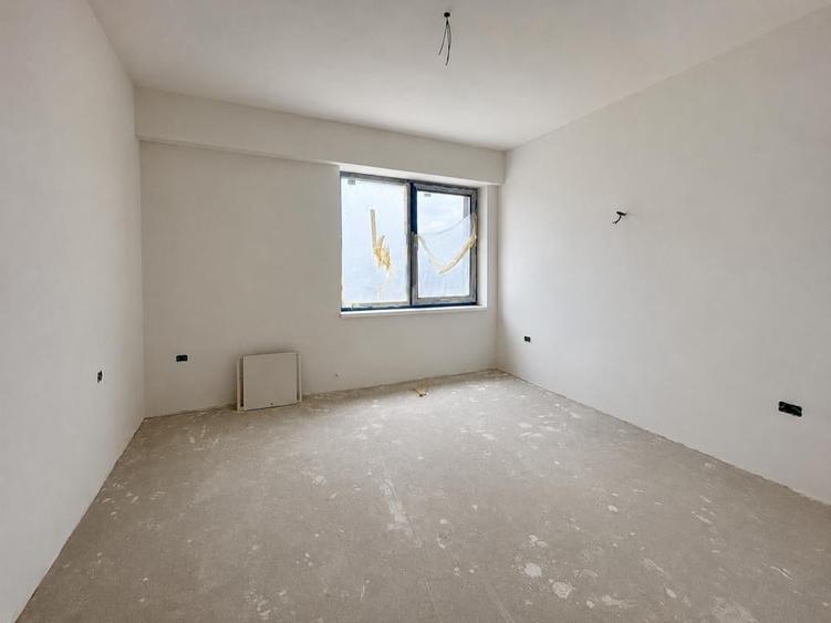 Apartament cu 3 camere decomandat în Calea Romanului